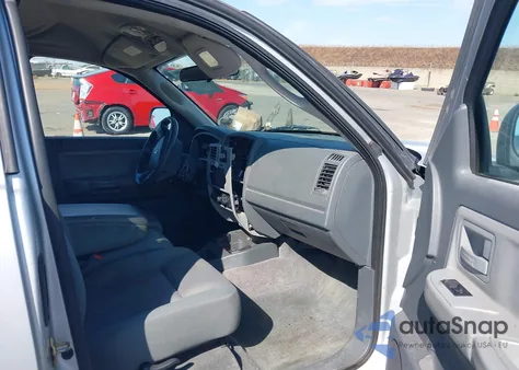 2005 Dodge Dakota Slt from USA, damaged, VIN 1D7HW42NX5S134596